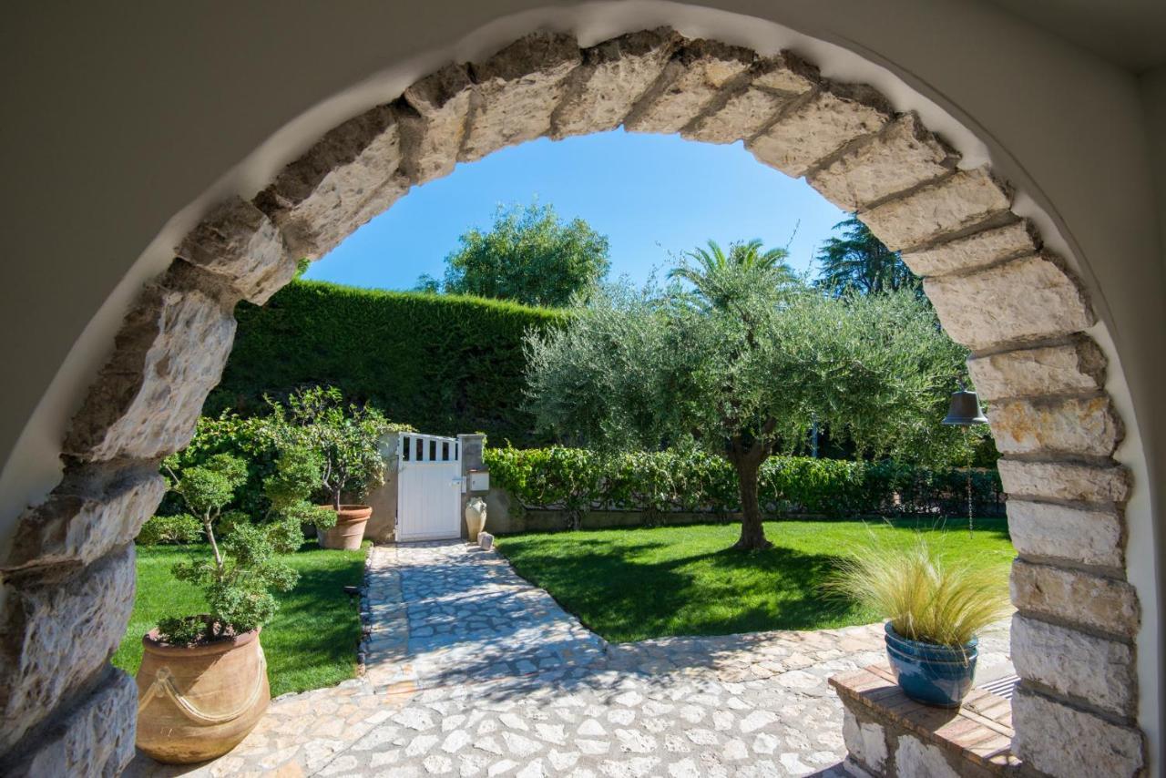 Bastide Les 3 Portes Saint-Paul-de-Vence Esterno foto