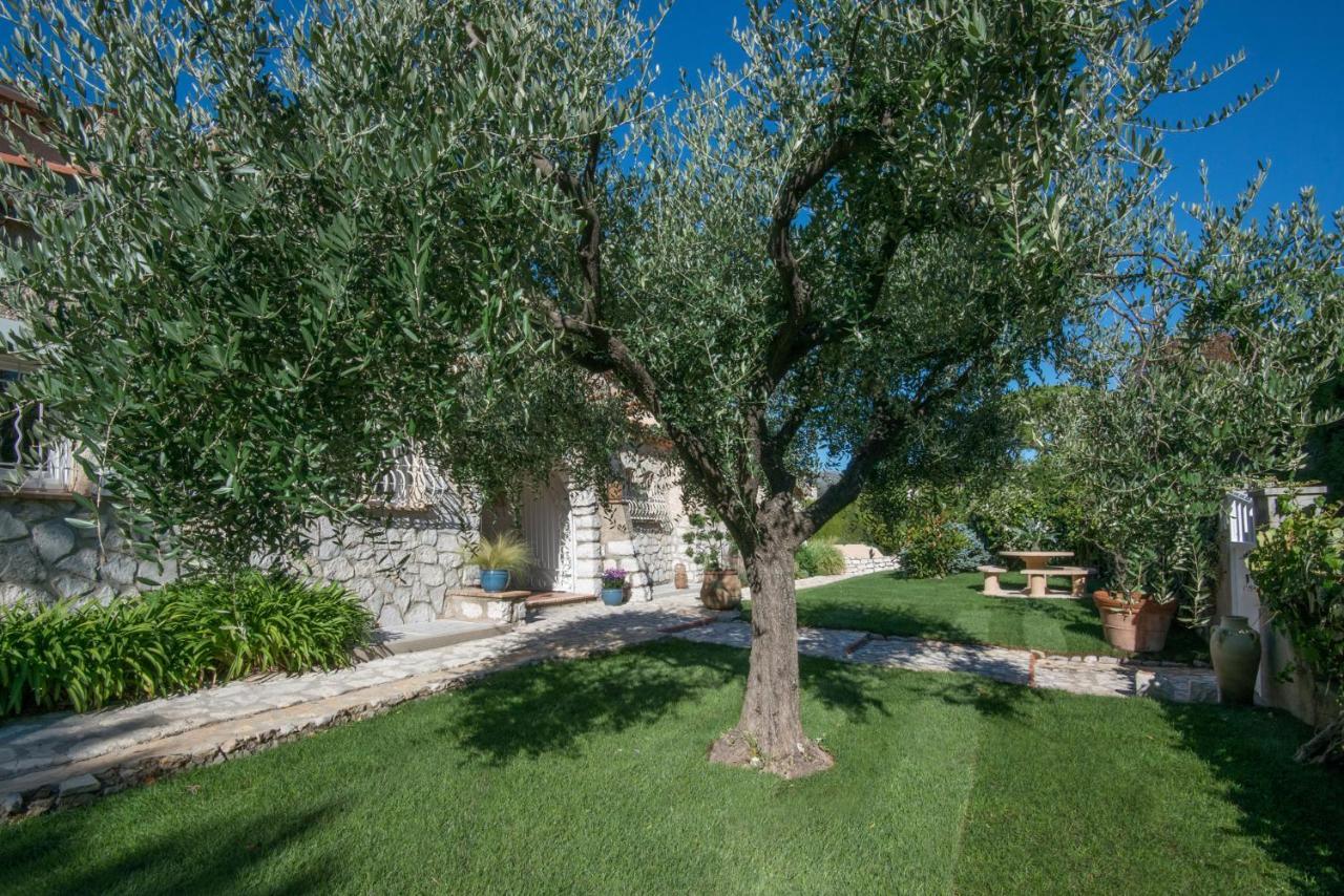Bastide Les 3 Portes Saint-Paul-de-Vence Esterno foto